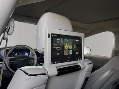2018 Chrysler Pacifica Hybrid Limited - Photo 24 - Lennox, CA 90304
