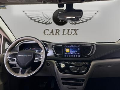 2018 Chrysler Pacifica Hybrid Limited - Photo 11 - Lennox, CA 90304