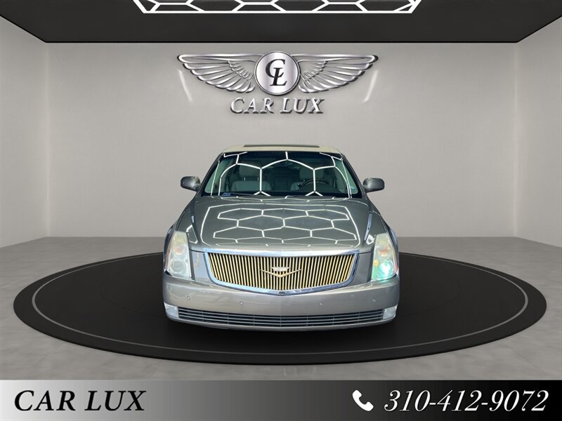 2011 Cadillac DTS Luxury  
