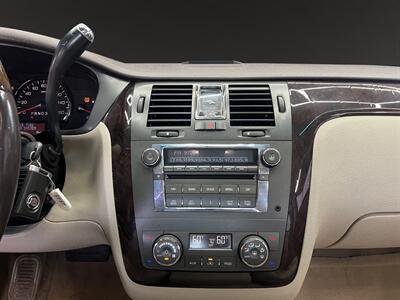 2011 Cadillac DTS Luxury   - Photo 15 - Lennox, CA 90304