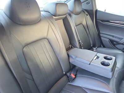 2019 Maserati Ghibli   - Photo 18 - Lennox, CA 90304