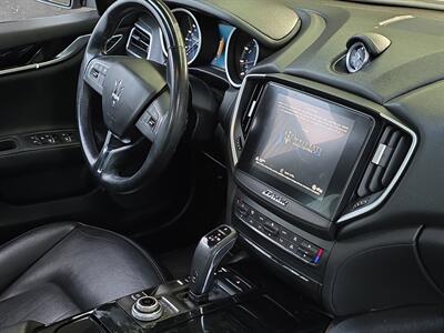 2019 Maserati Ghibli   - Photo 16 - Lennox, CA 90304