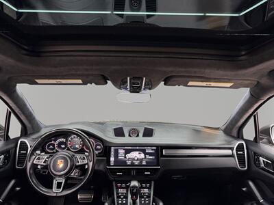 2019 Porsche Cayenne Turbo   - Photo 28 - Lennox, CA 90304