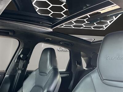 2019 Porsche Cayenne Turbo   - Photo 17 - Lennox, CA 90304
