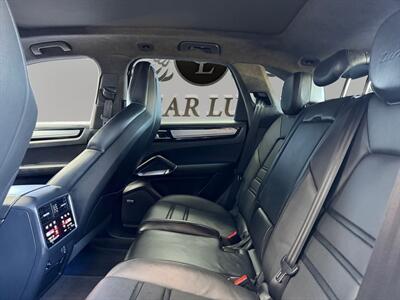 2019 Porsche Cayenne Turbo - Photo 13 - Lennox, CA 90304