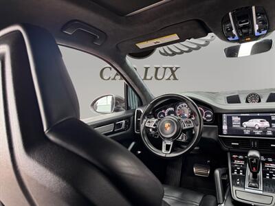 2019 Porsche Cayenne Turbo   - Photo 27 - Lennox, CA 90304