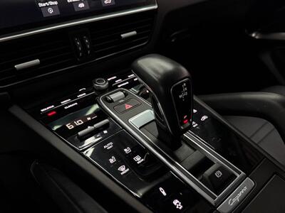 2019 Porsche Cayenne Turbo   - Photo 21 - Lennox, CA 90304