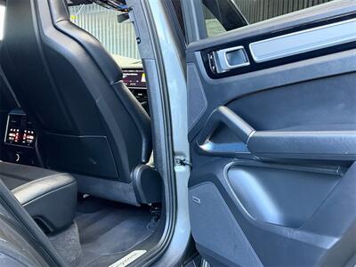 2019 Porsche Cayenne Turbo - Photo 21 - Lennox, CA 90304