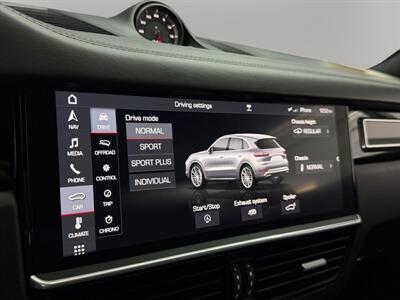 2019 Porsche Cayenne Turbo   - Photo 22 - Lennox, CA 90304