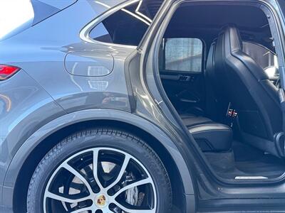 2019 Porsche Cayenne Turbo - Photo 22 - Lennox, CA 90304