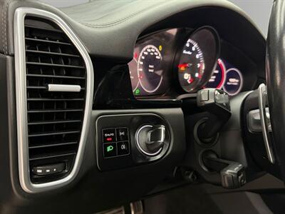2019 Porsche Cayenne Turbo   - Photo 18 - Lennox, CA 90304