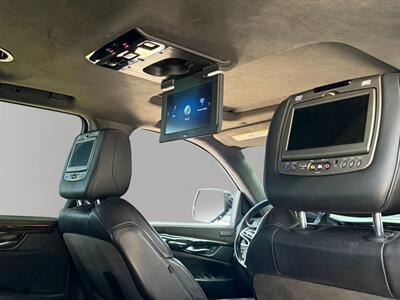 2018 Cadillac Escalade Platinum Edition   - Photo 17 - Lennox, CA 90304