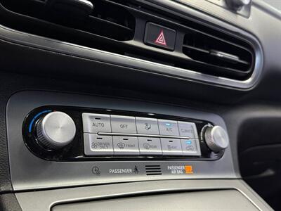 2022 Hyundai KONA Electric SEL   - Photo 22 - Lennox, CA 90304