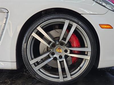 2010 Porsche Panamera Turbo   - Photo 22 - Lennox, CA 90304
