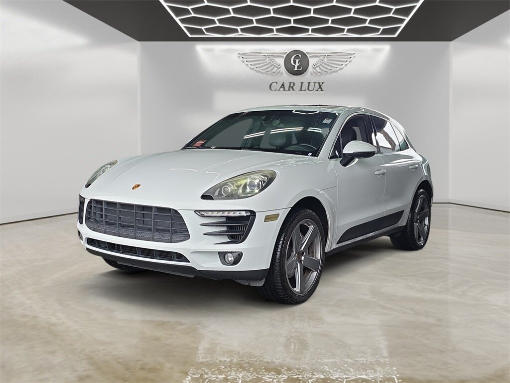 2016 Porsche Macan S's photo