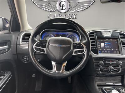 2018 Chrysler 300 Series Touring   - Photo 9 - Lennox, CA 90304