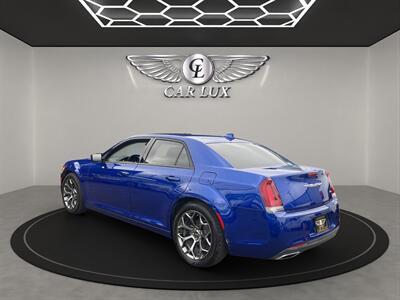 2018 Chrysler 300 Series Touring   - Photo 5 - Lennox, CA 90304