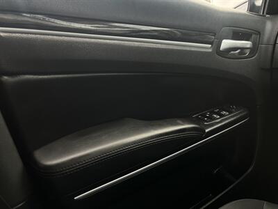 2018 Chrysler 300 Series Touring   - Photo 20 - Lennox, CA 90304