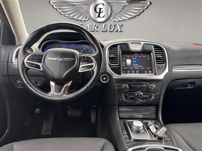 2018 Chrysler 300 Series Touring   - Photo 12 - Lennox, CA 90304
