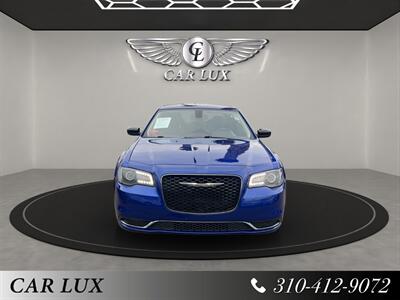 2018 Chrysler 300 Series Touring   - Photo 2 - Lennox, CA 90304