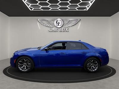 2018 Chrysler 300 Series Touring   - Photo 4 - Lennox, CA 90304
