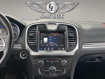 2018 Chrysler 300 Series Touring   - Photo 14 - Lennox, CA 90304