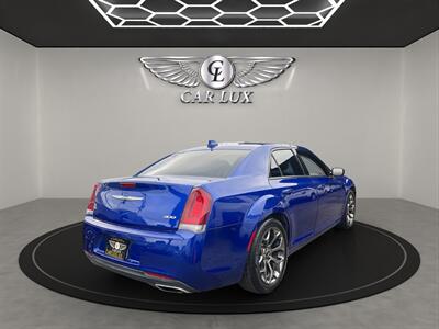 2018 Chrysler 300 Series Touring   - Photo 7 - Lennox, CA 90304
