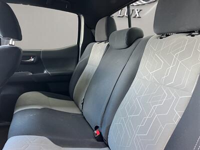 2022 Toyota Tacoma TRD Off-Road V6   - Photo 12 - Lennox, CA 90304