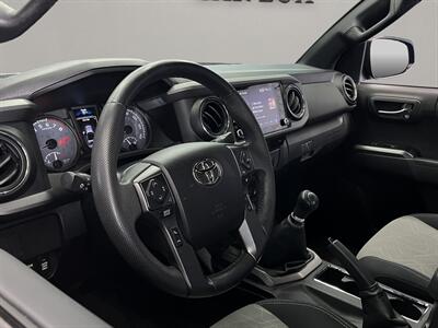 2022 Toyota Tacoma TRD Off-Road V6   - Photo 19 - Lennox, CA 90304