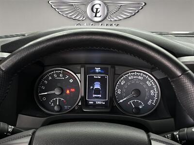 2022 Toyota Tacoma TRD Off-Road V6   - Photo 11 - Lennox, CA 90304