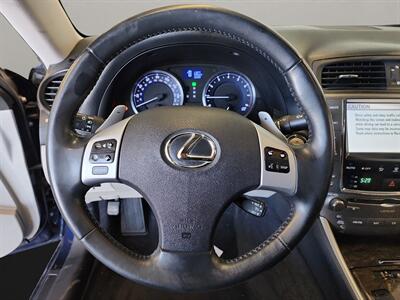 2011 Lexus IS   - Photo 9 - Lennox, CA 90304