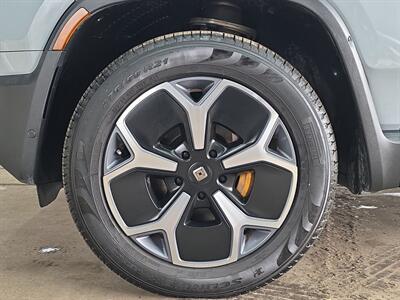 2022 Rivian R1T Adventure   - Photo 19 - Lennox, CA 90304