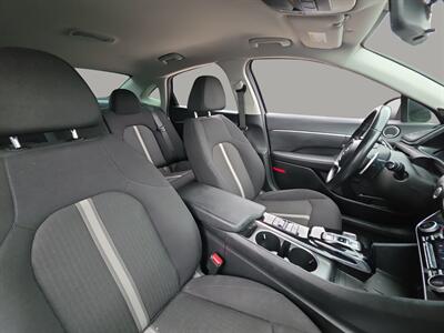 2021 Hyundai SONATA Hybrid SEL   - Photo 16 - Lennox, CA 90304