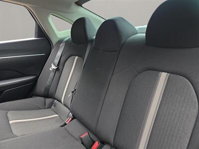 2021 Hyundai SONATA Hybrid SEL   - Photo 12 - Lennox, CA 90304