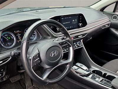 2021 Hyundai SONATA Hybrid SEL   - Photo 13 - Lennox, CA 90304