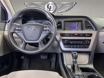 2017 Hyundai SONATA   - Photo 12 - Lennox, CA 90304