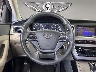 2017 Hyundai SONATA   - Photo 10 - Lennox, CA 90304