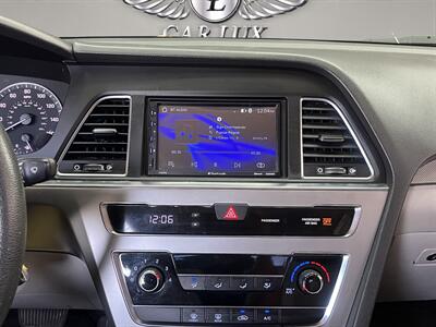 2017 Hyundai SONATA   - Photo 14 - Lennox, CA 90304