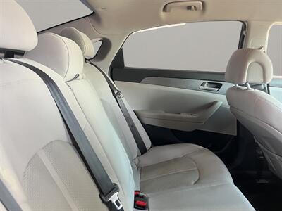 2017 Hyundai SONATA   - Photo 15 - Lennox, CA 90304