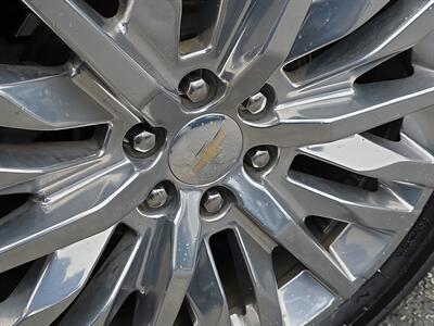 2021 Chevrolet Suburban LT - Photo 21 - Lennox, CA 90304