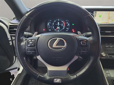 2018 Lexus IS   - Photo 10 - Lennox, CA 90304