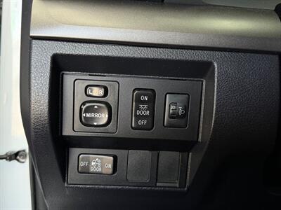 2016 Toyota Tundra SR5 - Photo 18 - Lennox, CA 90304