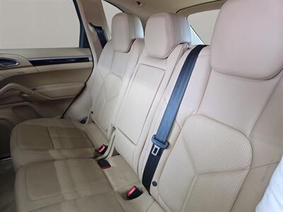 2014 Porsche Cayenne S   - Photo 12 - Lennox, CA 90304