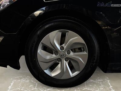 2015 Hyundai SONATA Hybrid - Photo 14 - Lennox, CA 90304