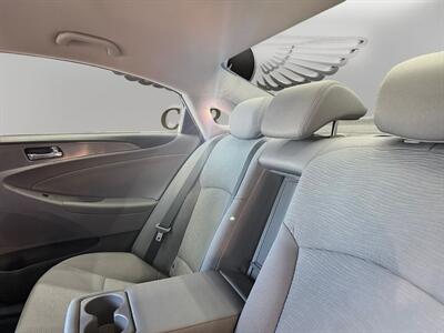 2015 Hyundai SONATA Hybrid - Photo 13 - Lennox, CA 90304