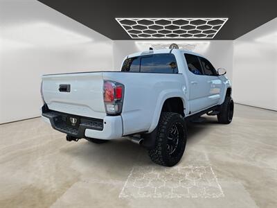 2020 Toyota Tacoma TRD Sport V6   - Photo 8 - Lennox, CA 90304