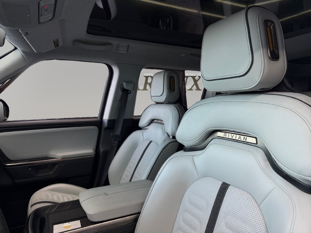2025 Rivian R1S Adventure Dual Motor Standard Pack - Photo 9 - Lennox, CA 90304
