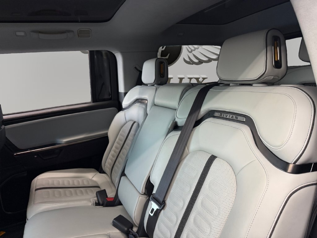 2025 Rivian R1S Adventure Dual Motor Standard Pack - Photo 13 - Lennox, CA 90304