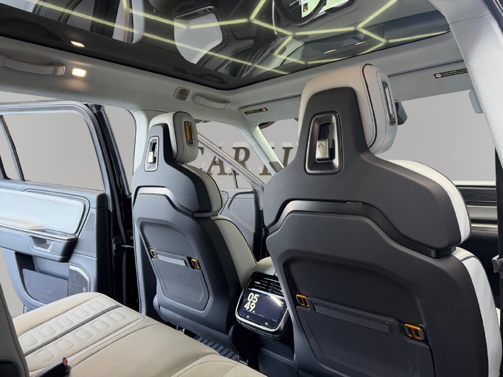 2025 Rivian R1S Adventure Dual Motor Standard Pack - Photo 17 - Lennox, CA 90304