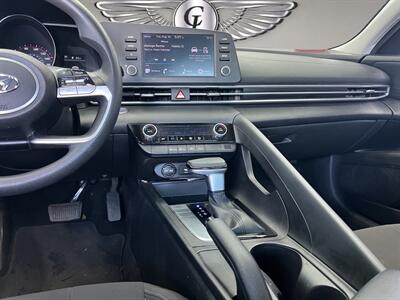 2023 Hyundai ELANTRA SEL   - Photo 14 - Lennox, CA 90304